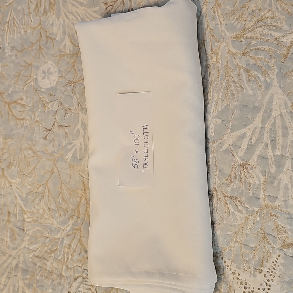 UTOPIA White Tablecloth NWOT 58"x100" Rectangle
